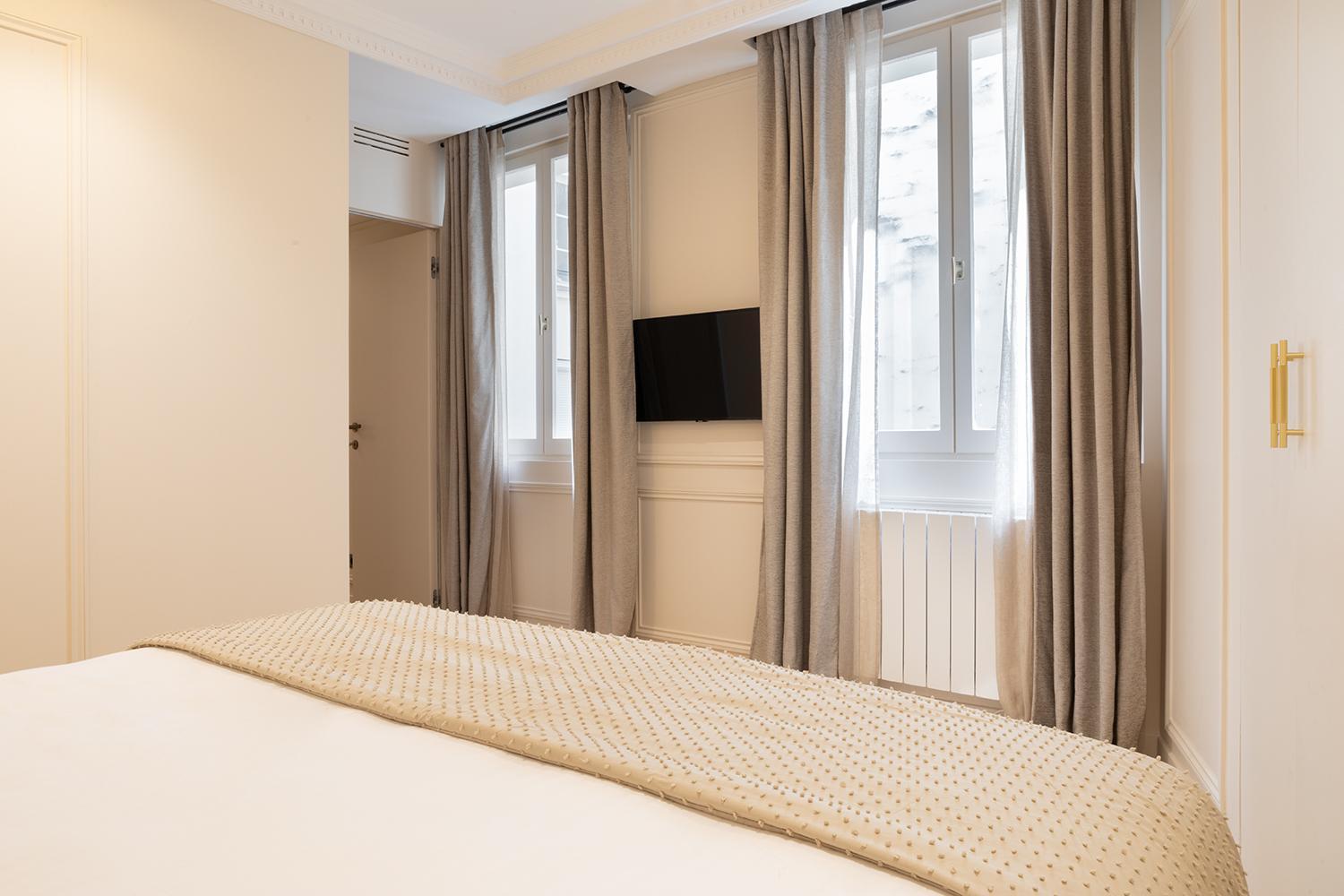 Pick A Flat's With Services In Opera Appartement *