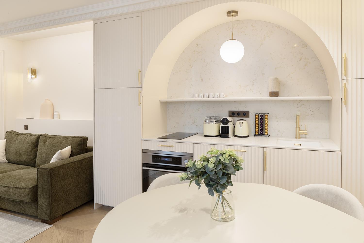 Pick A Flat's With Services In Opera Appartement